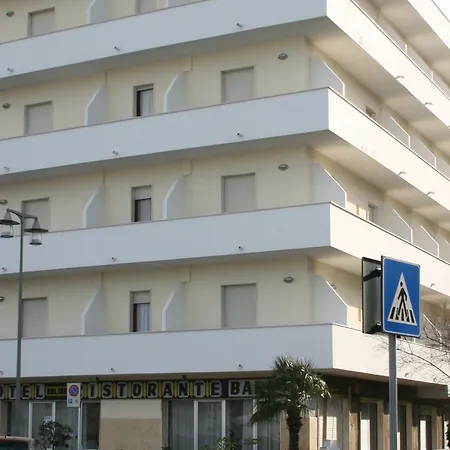 Hotel Holiday 3*