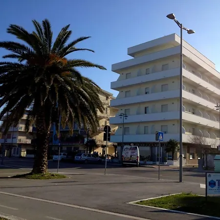 Hotel Hotel Holiday