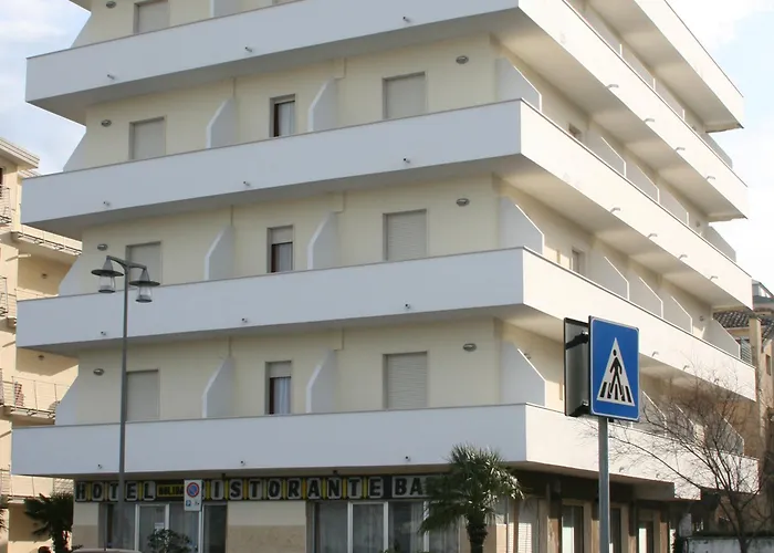 Hotel Holiday 3*