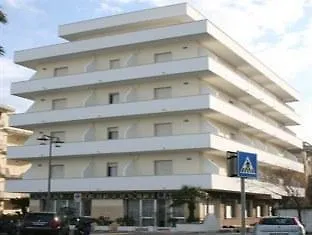 Hotel Holiday 3* Pescara
