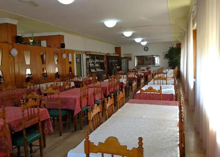 Hotel Holiday Ξενοδοχείο 3*